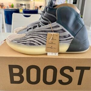 Yeezy QNTM Monochrome Men's Basketball Sneakers size 13 Brand New